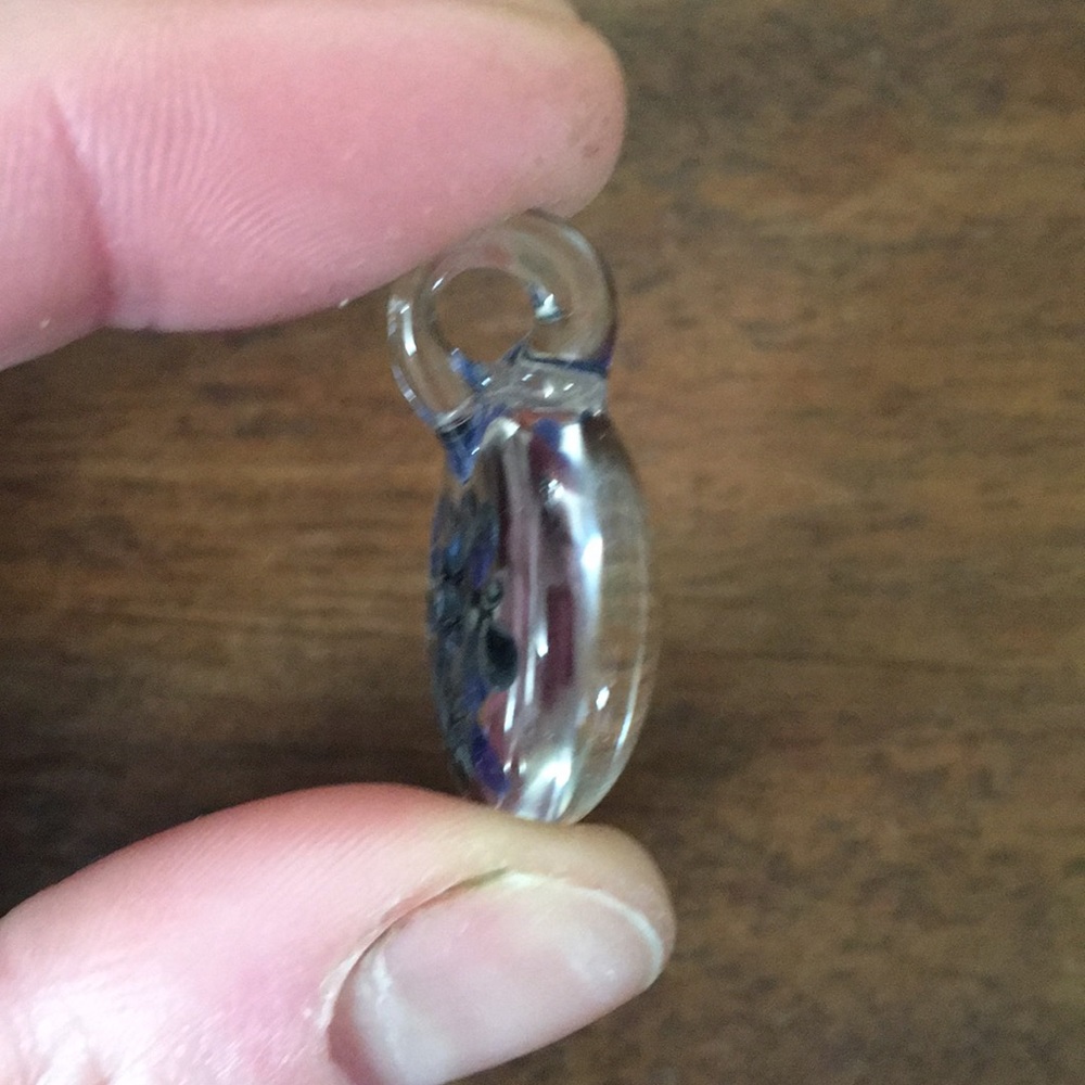 Glass blown pendant - Picture 4 of 4